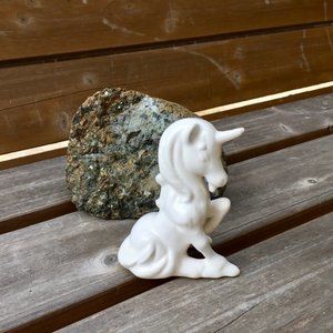VINTAGE 🦄 MAGICAL ✨ UNICORN CERAMIC SCULPTURE . pony tchotchke . lady gaga 🔮